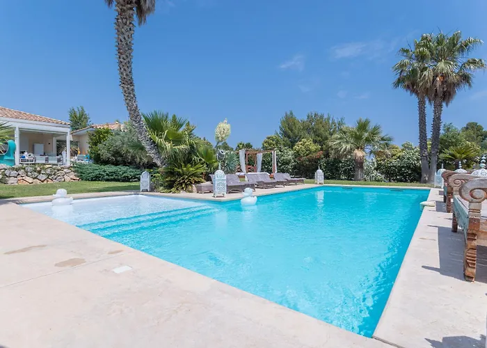 Lointaines Escapades Bed & Breakfast 4*