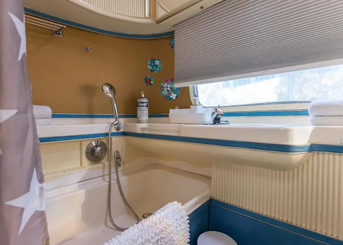 Lointaines Escapades Bed & Breakfast 4*