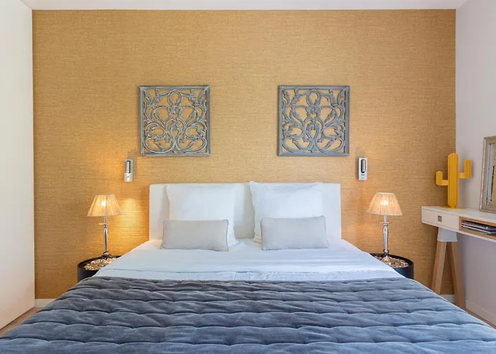 Lointaines Escapades Bed & Breakfast 4*