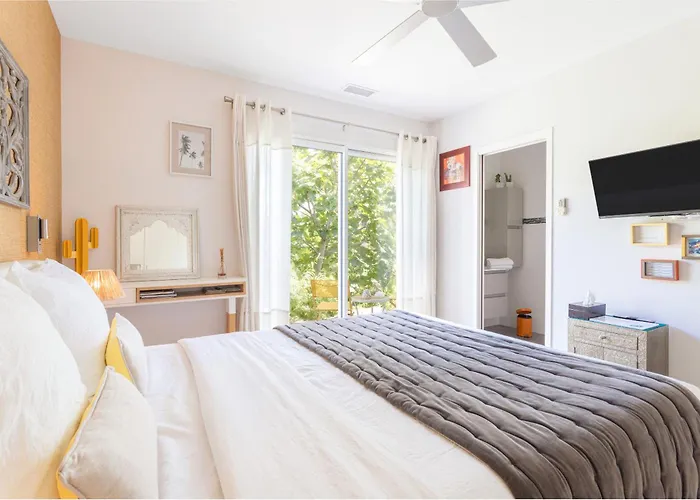 Lointaines Escapades Bed & Breakfast