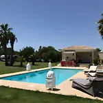 Bed and Breakfast Lointaines Escapades 4*