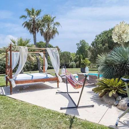 فندق مبيت وإفطار Lointaines Escapades 3*