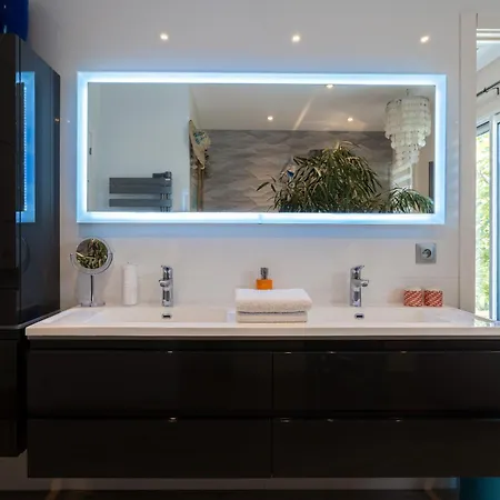 Lointaines Escapades بيربينيو