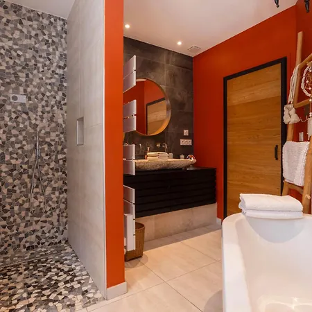 Lointaines Escapades بيربينيو