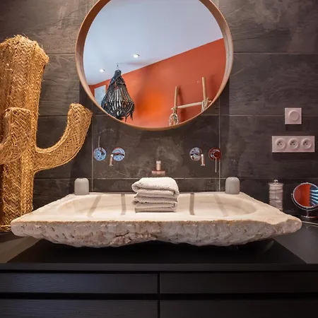 Lointaines Escapades 3* بيربينيو