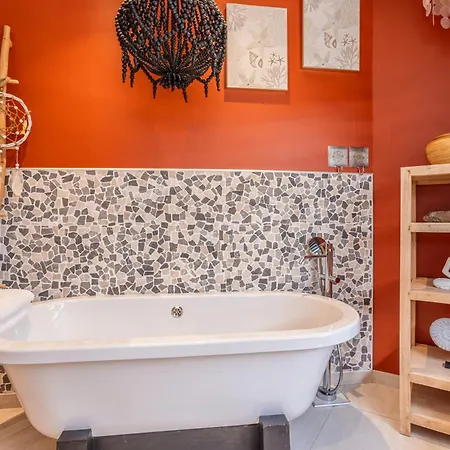 Lointaines Escapades فندق مبيت وإفطار 3*