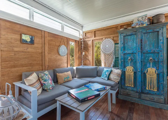 Lointaines Escapades Bed and Breakfast