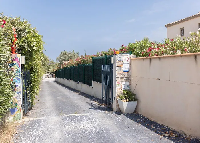 Bed and Breakfast Lointaines Escapades