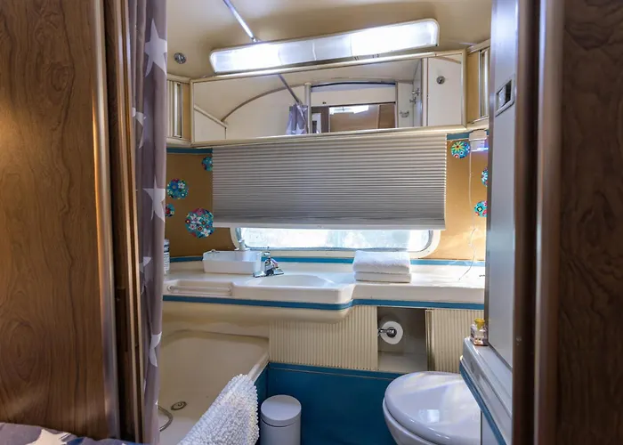 Lointaines Escapades Bed and Breakfast Περπινιάν