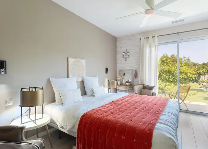 Lointaines Escapades 3*