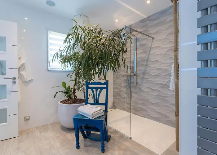 Bed and Breakfast Lointaines Escapades Περπινιάν