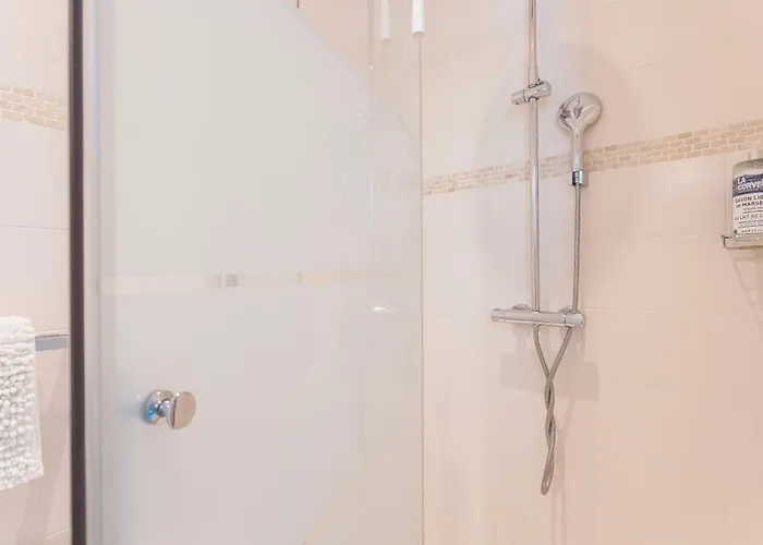 Lointaines Escapades Περπινιάν