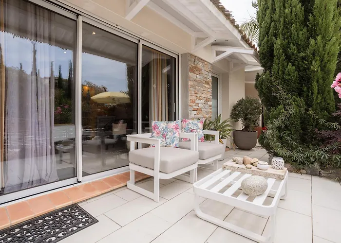 Lointaines Escapades Περπινιάν