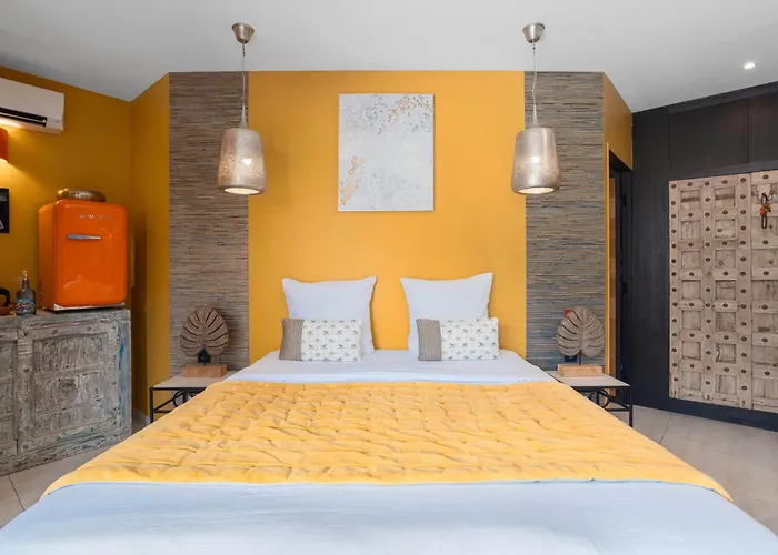 Bed and Breakfast Lointaines Escapades 4*