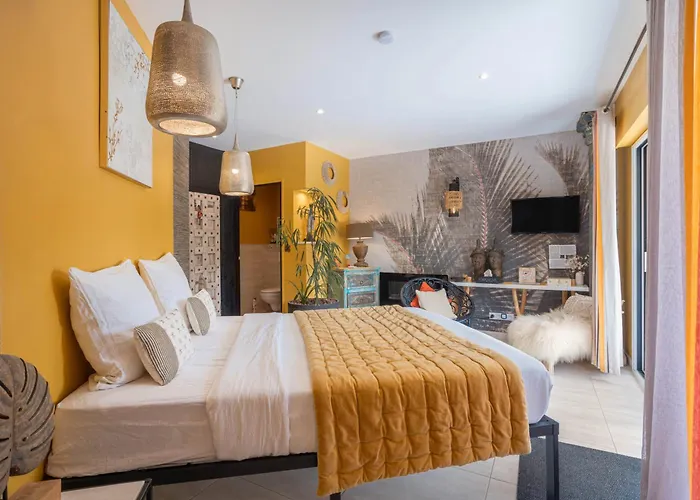 Lointaines Escapades 3*